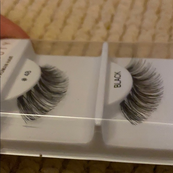 Kara Beauty Lashes #48 - Picture 3 of 3
